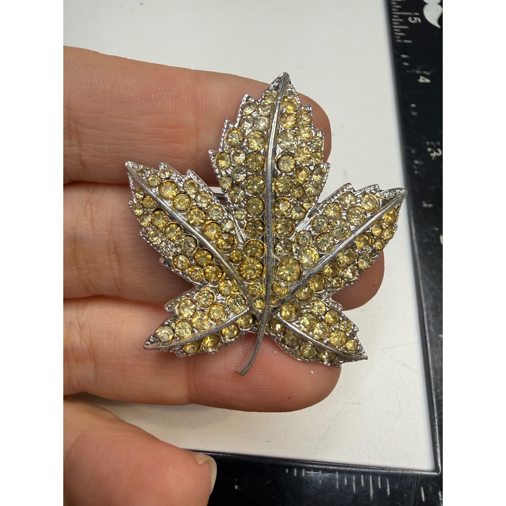 Vintage Silver Tone Yellow Rhinestone Maple Leaf Brooch Pin Autumn Fall Jewelry